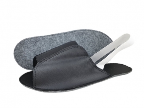 10-210/1D czarne ochronne filcowe/tworzywowe obuwie muzealne z białą gumką, wielorazowego użytku ochraniacze na buty DAMSKO MĘSKIE  30,5cm  Bisbu