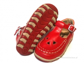 0-005ce Czerwone sandałki niemowlęce