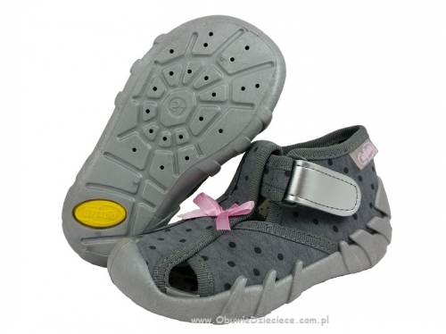 0-190P062 SPEEDY szare w kropki z kokardką kapcie buciki obuwie dziecięce poniemowlęce Befado  18-26